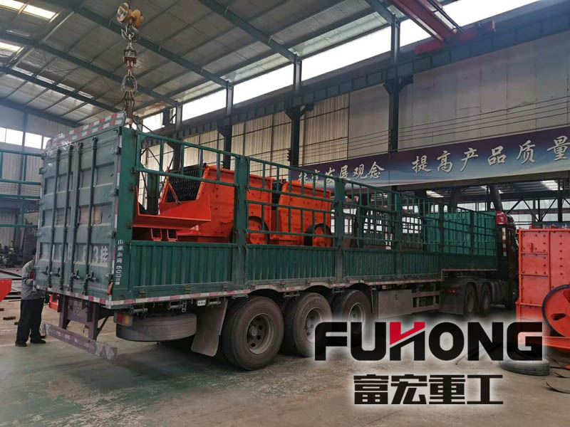 三大車固定式石料破碎生產線設備發往工地
